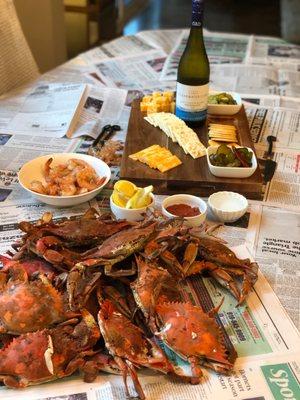 The best crabs EVER! So cool to see the crabs caught straight from the boats docked on the property!!! They also offer fresh crab dip!