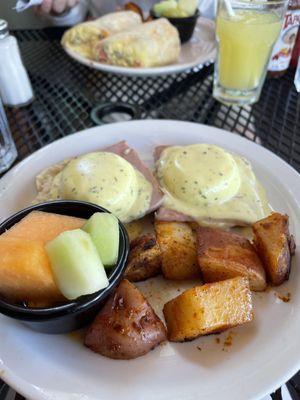 Eggs Benedict