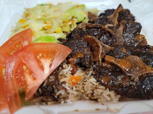 Oxtail with rice and peas