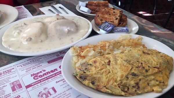 Garbage omelet with American potatoes/biscuits and gravy/raisin toast