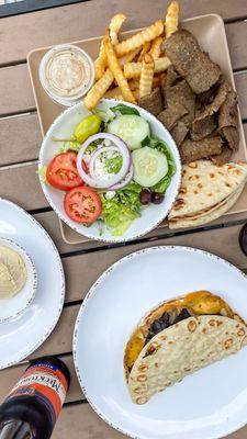 Gyro Platter and Mushroom & Cheddar Pita Burger |Instagram @restaurant_aholic