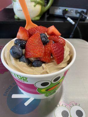 Peanut Butter Frozen Yogurt topped with fresh berries! My all time "go to"