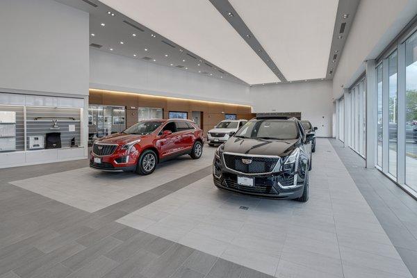 NEW CAR SHOWROOM @ NAPLETON CADILLAC OF LIBERTYVILLE.