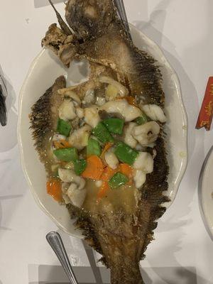 Deep fried sole fish with vegetables