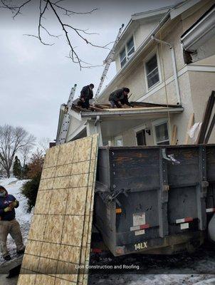 Lion Construction and Roofing