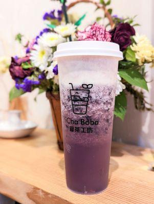 Black grape tea with cheese foam