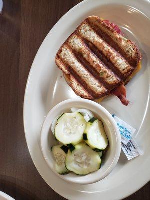 GLUTEN FREE turkey BLT with Avocado and Cucumber onions side