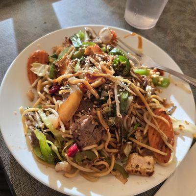 Lamb, noodles, veggies. So delicious. It's a fun place to eat. The staff is supper nice.