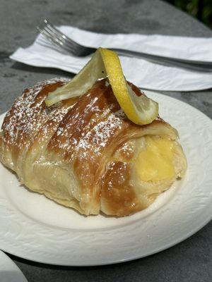 Lemon curd pastry