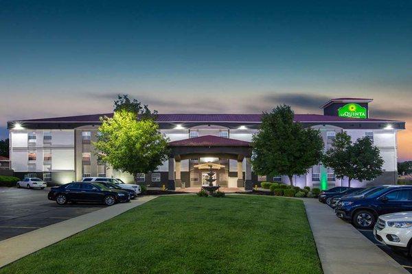 La Quinta Inn & Suites By Wyndham Blue Springs