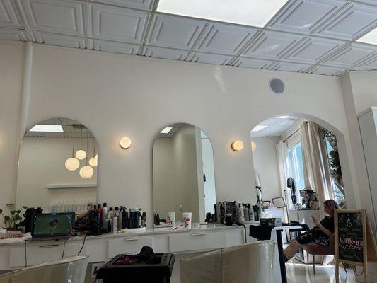 The stations in the salon