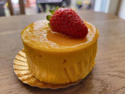 Mango Mousse with Strawberry