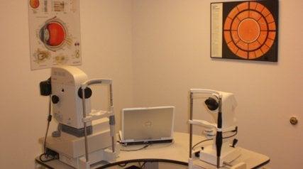 Ballard Vision Associates use Advanced Eye Care equipment