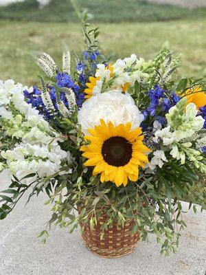 Amazing special order flower arrangement for my fathers funeral.