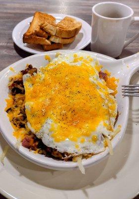 Corned beef skillet with cheese