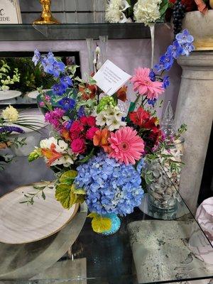 Christie's Flowers & Gifts