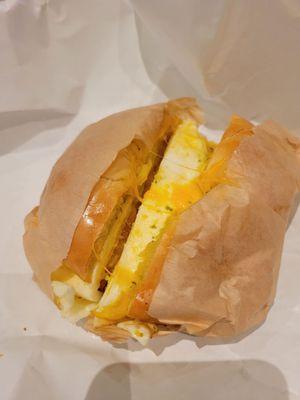 egg sandwich on bagel $10...piping hot and a bit messy to eat...grab a lot of napkins