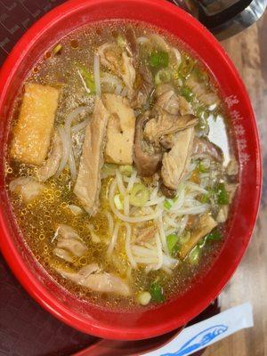 Pig stomach noodle soup