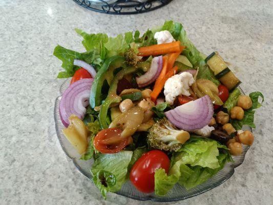 Salad bar always great selection fresh raw vegetables