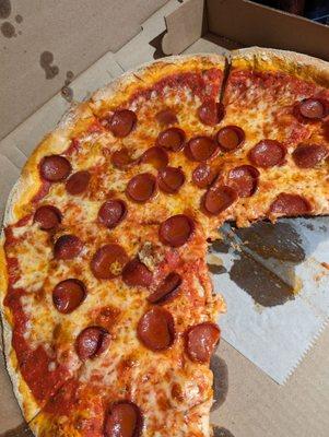 Large pepperoni pizza