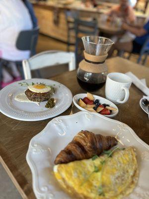 Smoked Brisket omelet, side of fruit, Boudin & Sunny, Chemex (pour over coffee )