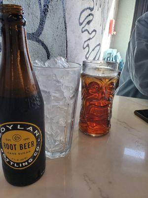 Root beer and delicious sweet tea... not too sweet . Just right..and those fun glasses.