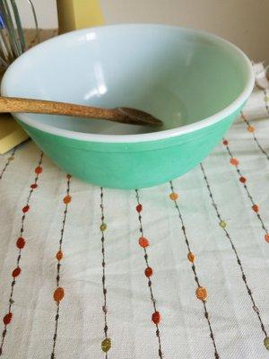 Got this vintage 1940's Pyrex mixing bowl for $1.91