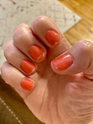 A very chipped gel manicure