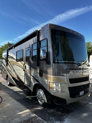 Got an RV that needs to be cleaned? We got you covered! Complete handwash + Ceramic Sealant completed on this stunning RV!