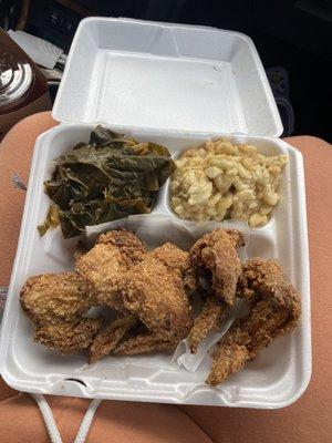 Butter mac n cheese, big leaves for greens and flavorless fried chicken.