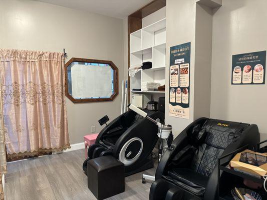 Massage chairs for foot reflexology at Health U Spa in Philadelphia