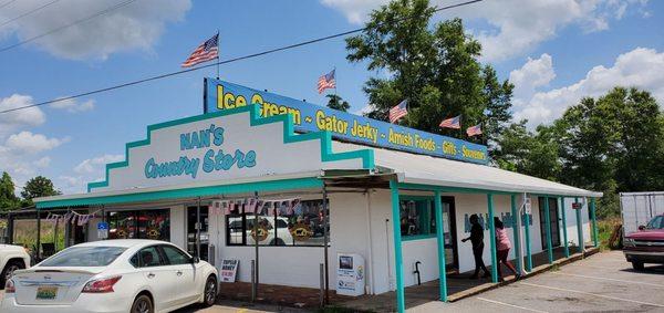 Nan's Country Store