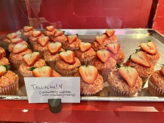 Strawberry cupcakes