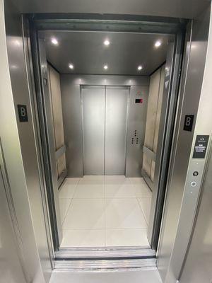 Unknown elevator, Armani Exchange Fifth Avenue NYC