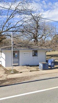 front view of Hunter post office building