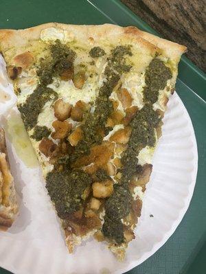 Pesto chicken slice