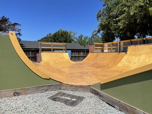 New skate ramp