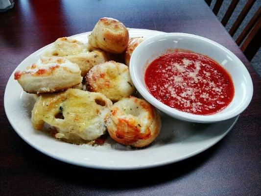 Garlic Knots with Cheese