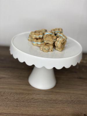 Cake Stand & Pawcarons ™