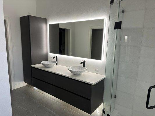 LED Mirror and accent LED lighting.