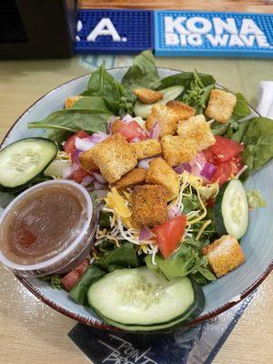 Garden salad with balsamic