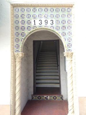 Entrance to Pari's Skincare, located on Solano Avenue