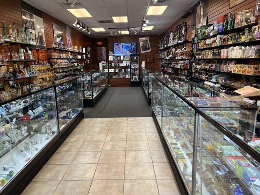 Love this smoke shop people are always nice large selection and it's always clean