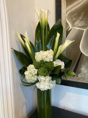 Modern & elegant with calla lilies and hydrangea