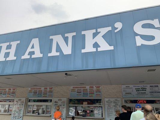 Front of Hank's Frozen Custard & Mexican Food.