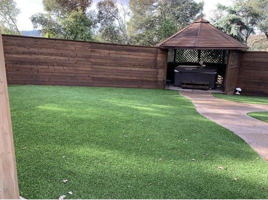 Horizontal Fence and Synthetic lawn project (Olive #70 NorCal Easy Green).