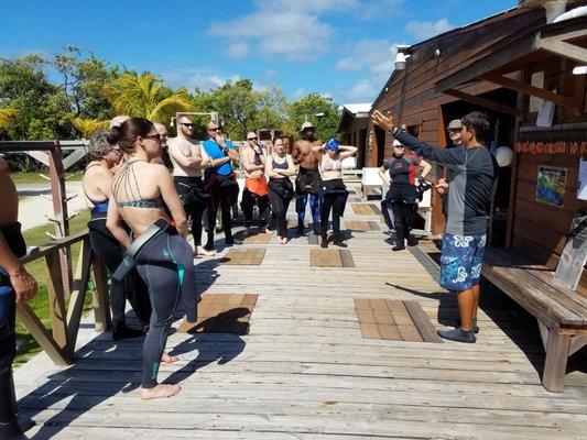 Dive Briefing Time Roatan, Honduras March 2017