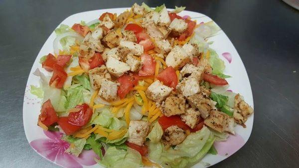 Full grilled chicken salad