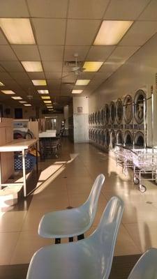 Best laundromat I've ever used...ever!  I highly recommend it!  So clean, reasonably priced, and a helpful, friendly staff! A+