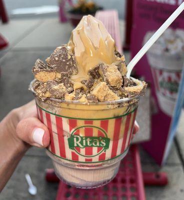 Chocolate custard with Reese's and peanut butter good!